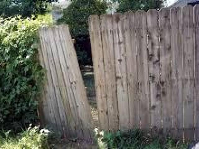 Chain Link Fence Removal Terrebonne