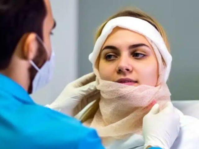 Oral surgeon los angeles