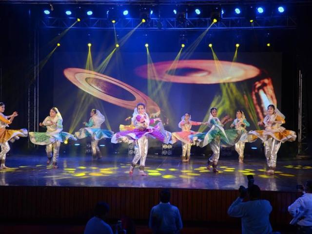 Bollywood Dance Institute In Chitrakoot – Buskers Dance Institute, Vaishali Nagar