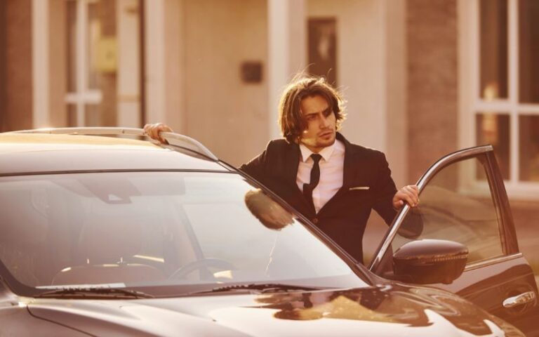 Chauffeur Hire for Luxury Airport and Business Travel