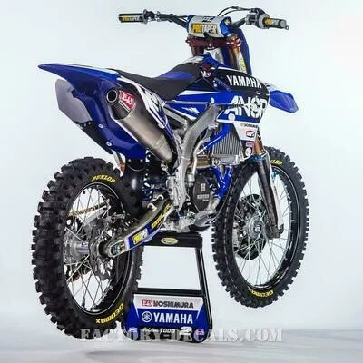 Make your bike look peerless with custom Yamaha Graphics Kit