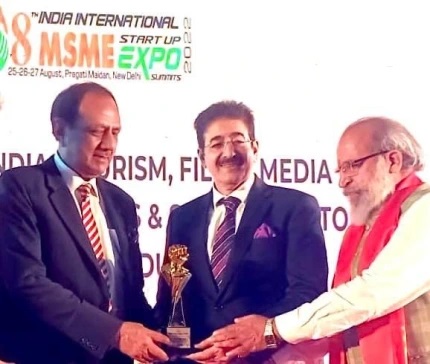 Sandeep Marwah Honoured for His Contribution to Tourism by MSME Ministry