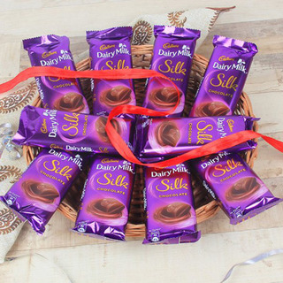 Send Valentines Chocolates Online