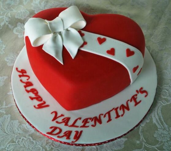 Romantic valentine’s day cake online