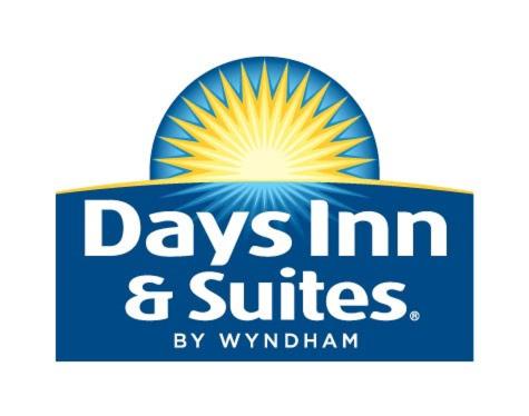 Days Inn & Suites by Wyndham Santa Rosa