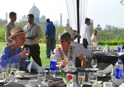 Champange-breakfast-overlooking-Taj-Mahal